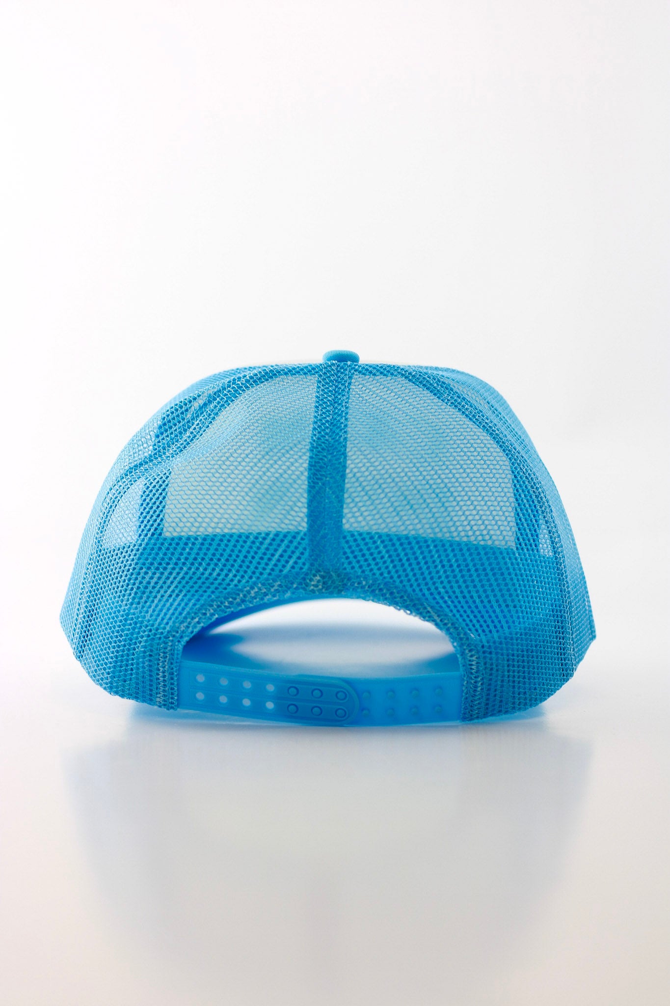 CALM DOWN HAT: LIGHT BLUE; WHITE; LIGHT BLUE